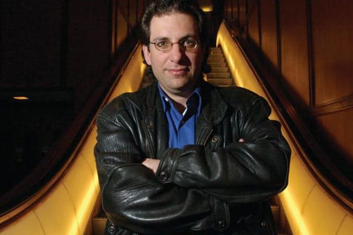 Kevin Mitnick o hacker mais procurado na década de 90 conquistou o seu lugar na lista com os maiores hackers do mundo