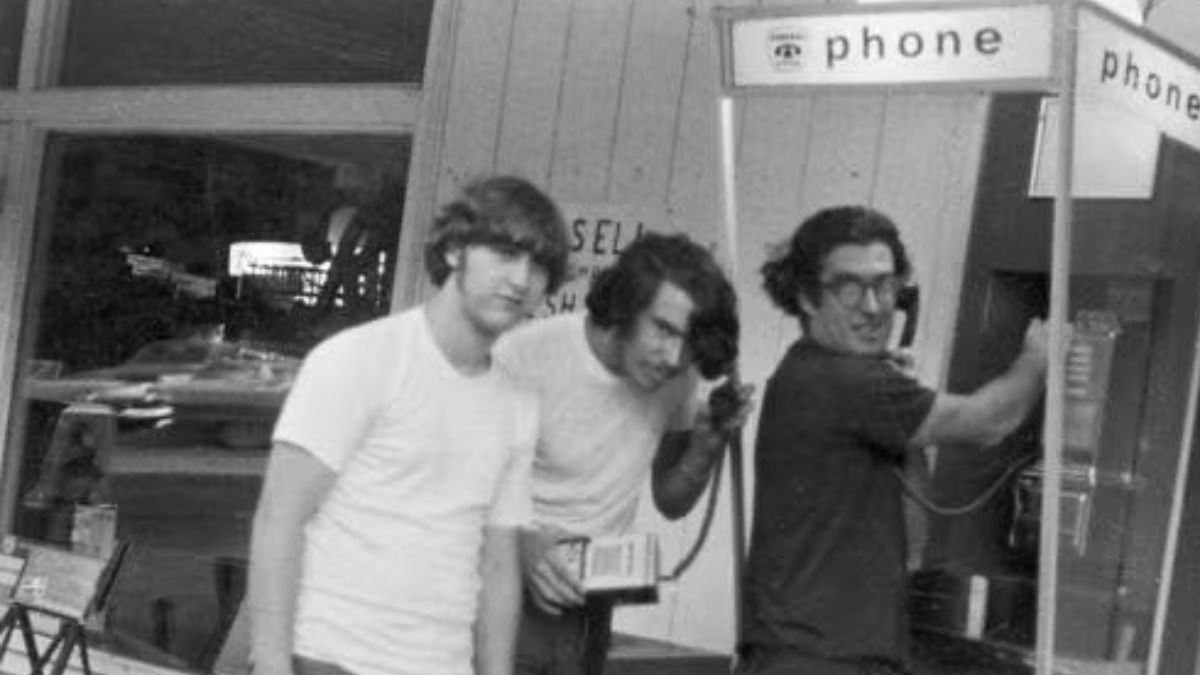 Phreakers Bob Gudgel, Jay Dee Pritchard, e John Draper "Captain Crunch".