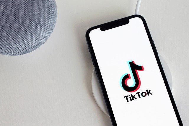 90% dos usuários do TikTok usam o App mais de uma vez ao dia.
