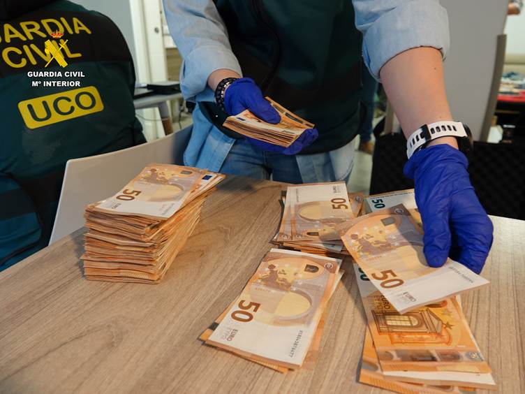 Guarda Civil na Espanha desmantela rede de phishing.